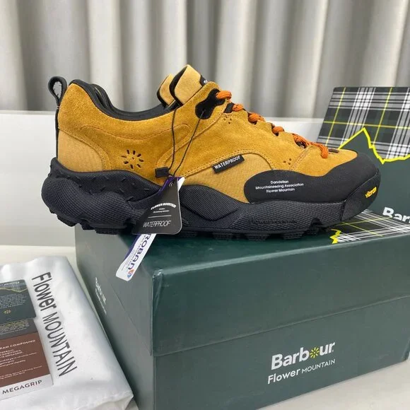 Flower MOUNTAIN NANGA Collaboration Sneaker in Brown&Black Suede - Picture 3 of 9